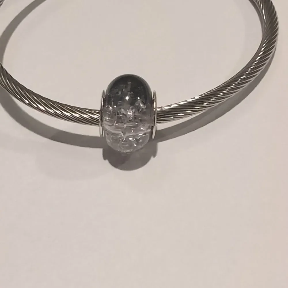 Silver Black and‎ White 